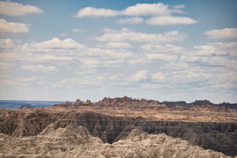 Weite Landschaft eines US-Nationalparks bei klarem Wetter