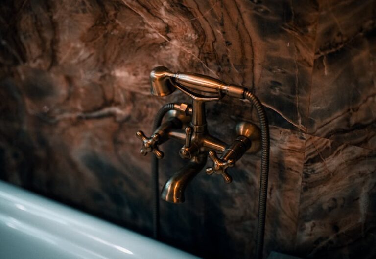 Dornbracht: Premium-Armaturen, Design-Geschichte & Badezimmer-Inspiration