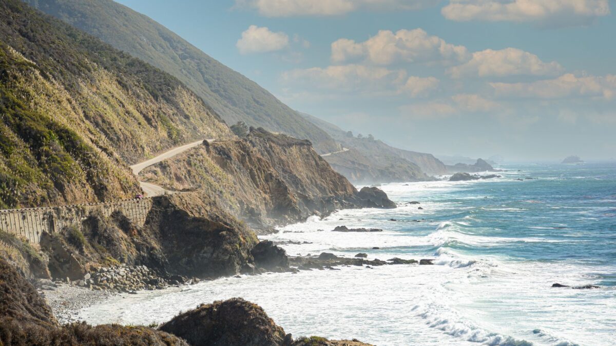 Bixby Bridge am Highway 1 entlang der Big-Sur-Steilküste in Kalifornien